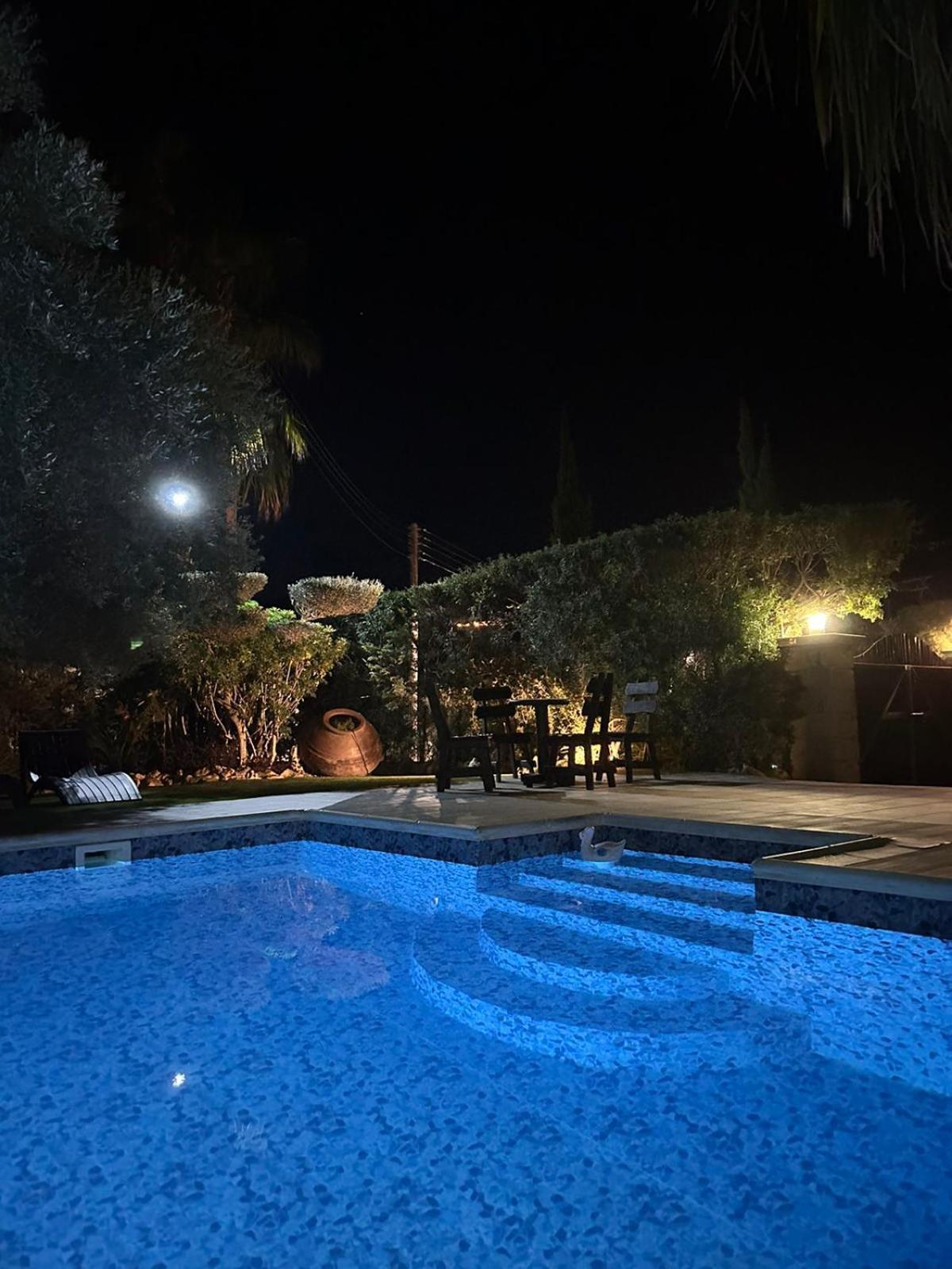 Valencia Grove Villa Miliou Exterior photo