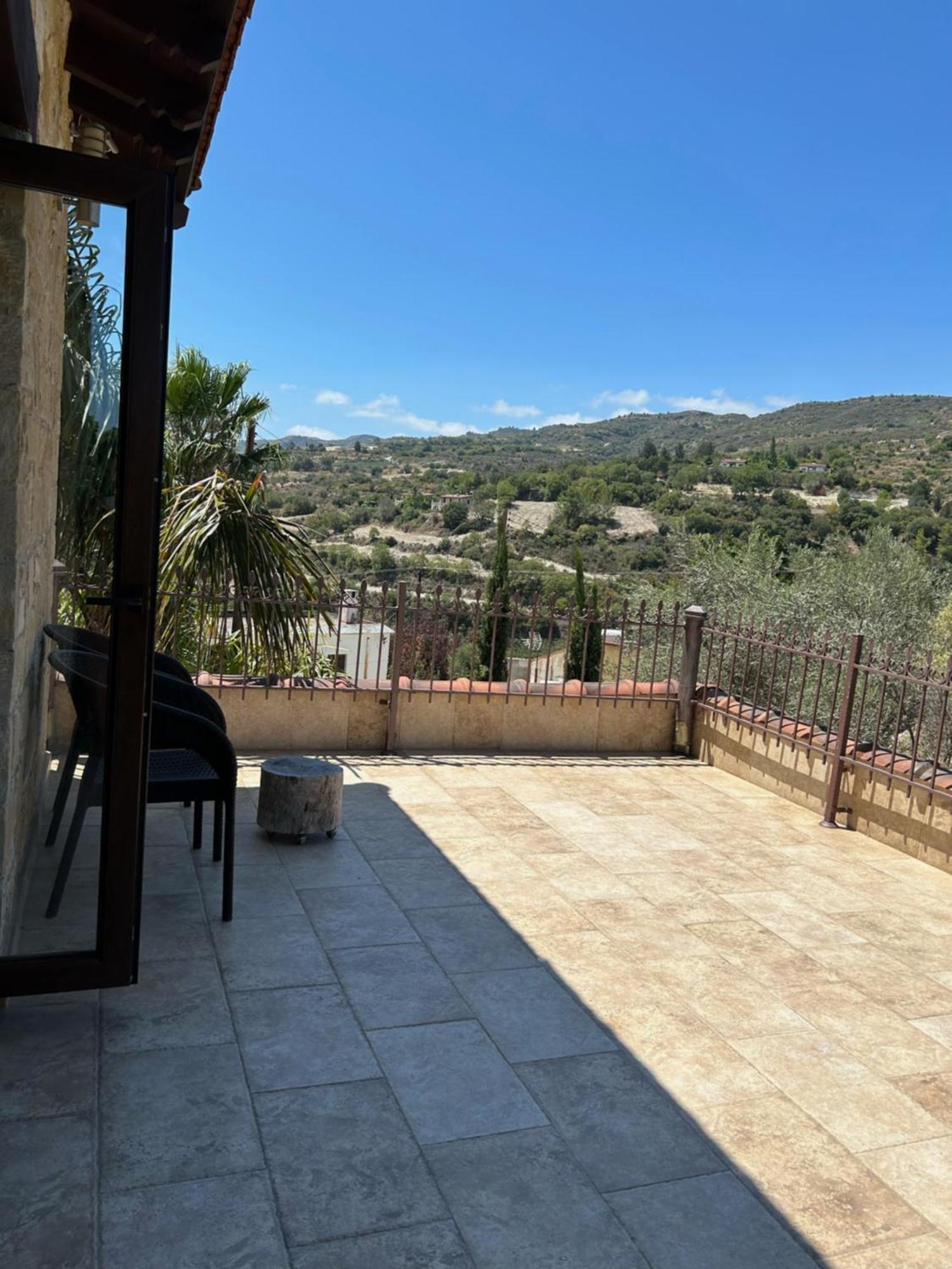 Valencia Grove Villa Miliou Exterior photo