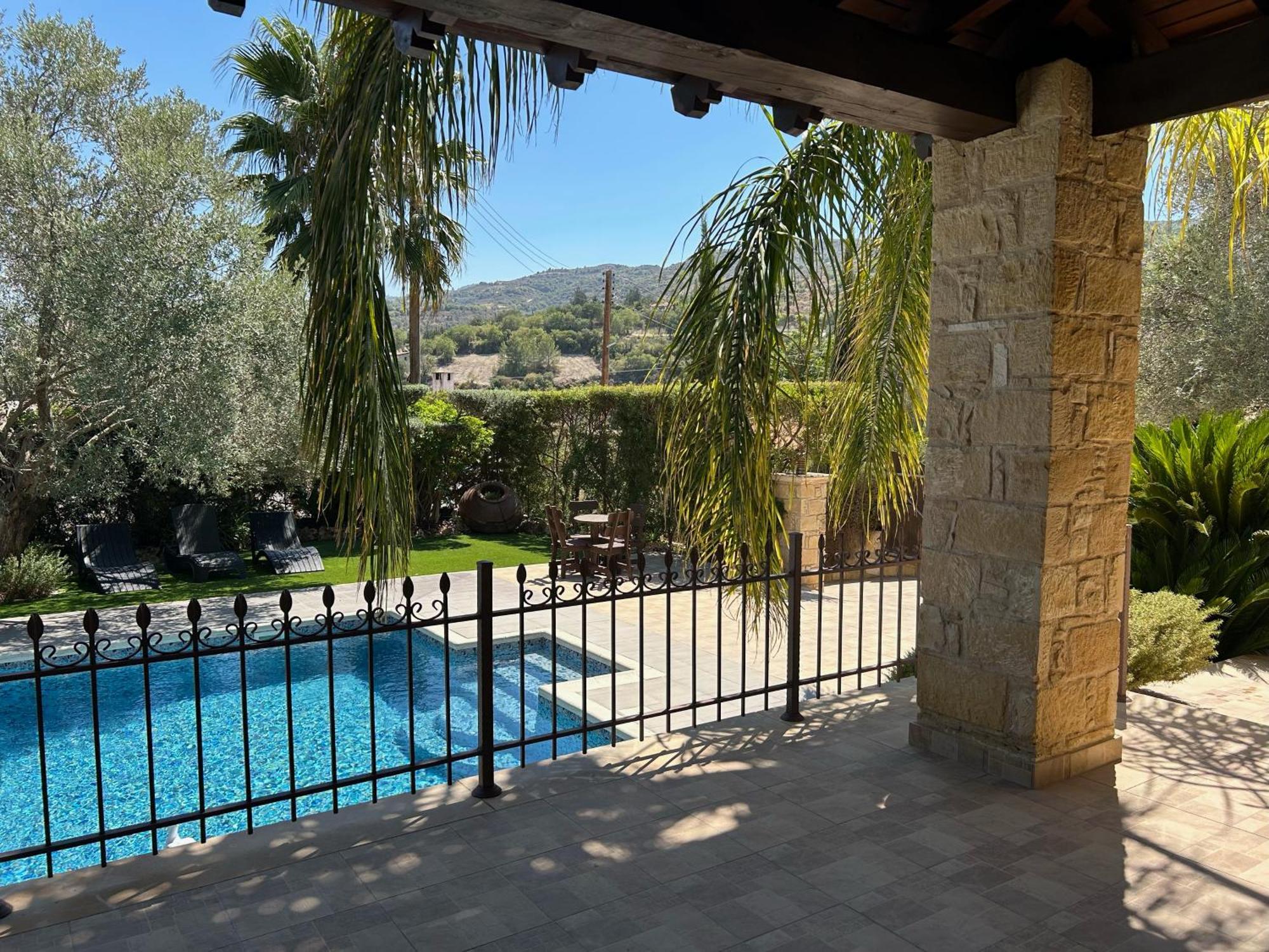 Valencia Grove Villa Miliou Exterior photo